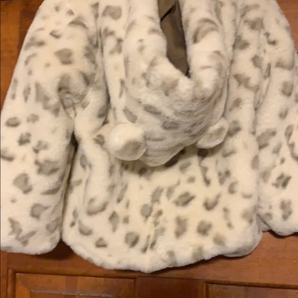 Faux Fur hooded toddler girl jacket - Picture 5 of 6